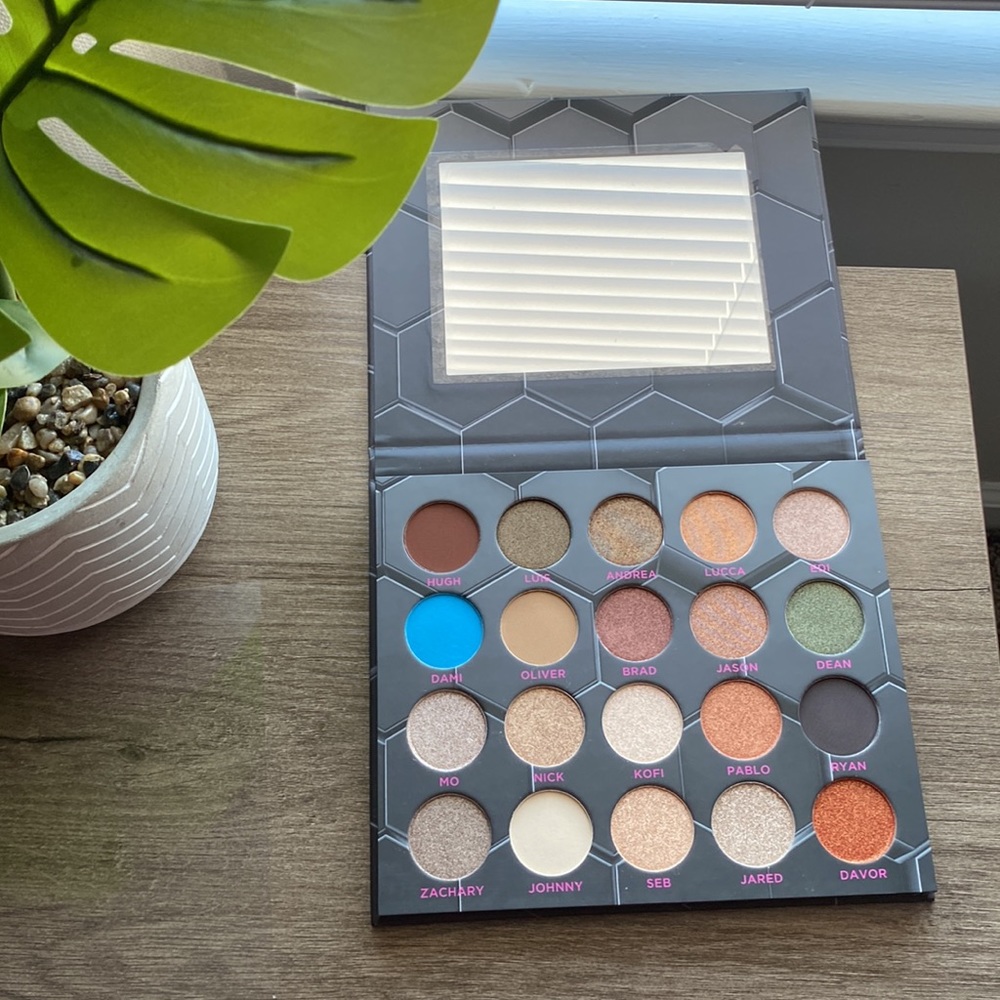 New BeeBeauty London presents Barbarella palette - Picture 3 of 9